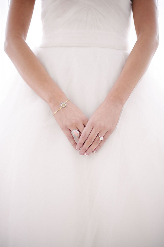 brides hands and rings