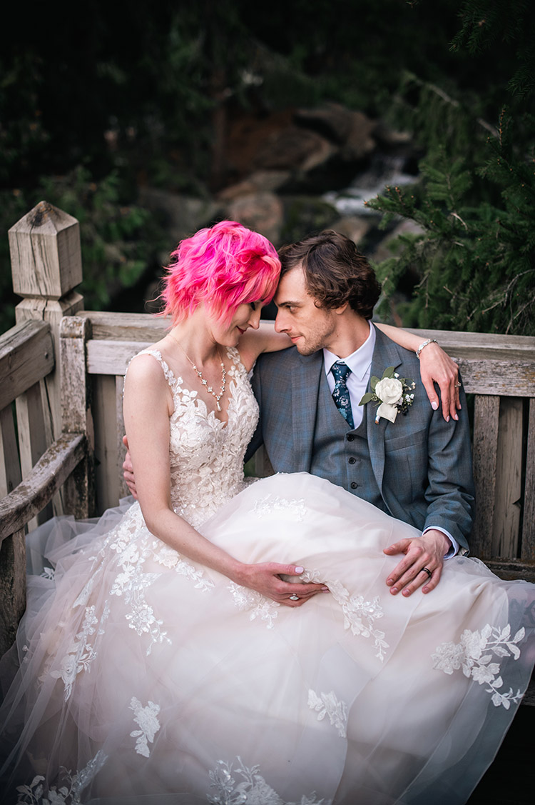 bride with pink hair and groom at MN arboretum